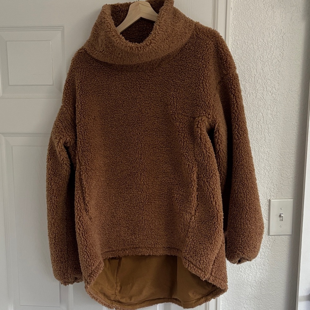 Lululemon Warmth Restore Long Sherpa Pullover Bold Beige size 10